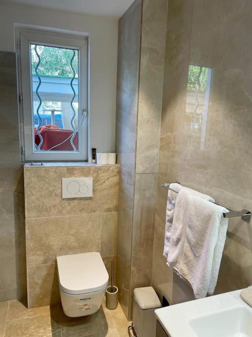 Superbe Appartement Pres De La Plage Et Du Centre Ville Сен Тропе Екстериор снимка